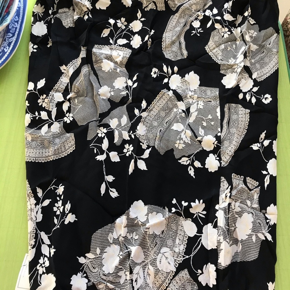 LILY skirt Size Large 100% Rayon USA Elastic Waist